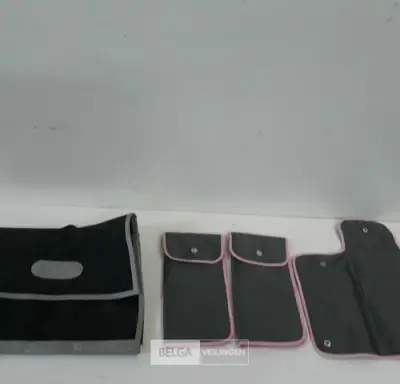 4 x Opbergtas 3 x roze 1 x grijs – kavel bij Belga Veilingen, Oudsbergen