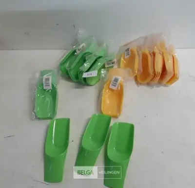 12 x Schepje pvc 3 stuks 12 cm – kavel bij Belga Veilingen, Oudsbergen
