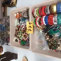 Groot lot fantasiejuwelen – kavel bij BOPA Auctions, Hooglede