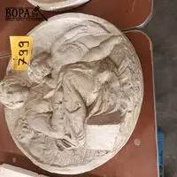 Ronde tablet in gips – kavel bij BOPA Auctions, Hooglede