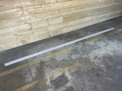 10x Schluter tegelprofiel 110TSC 300cm Jolly creme – kavel bij XL Auctions