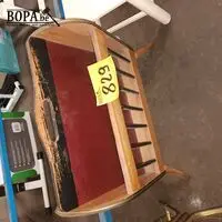 Houten krantenrekje – kavel bij BOPA Auctions, Hooglede