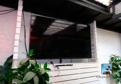 Televisie – kavel bij Clicpublic