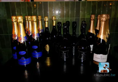 Set met flessen champagne en mousserende wijnen – kavel bij Clicpublic