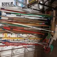 Poetsmateriaal en strijkplank. 30 stuks – kavel bij BOPA Auctions, Hooglede
