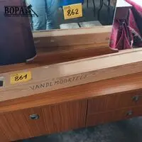 Meettoestel in houten bak – kavel bij BOPA Auctions, Hooglede