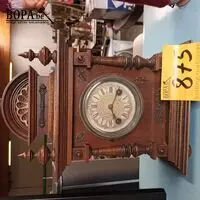 Tafelklok – kavel bij BOPA Auctions, Hooglede