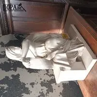 Gipsen beeld van dame – kavel bij BOPA Auctions, Hooglede