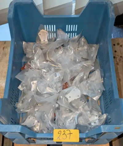 Een set wandkapstokken – kavel bij Auctionline, Anderlecht