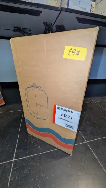 Een expansievat van 24 liter van AQUASYSTEM – kavel bij Auctionline, Anderlecht