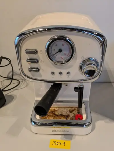 Een MANDINE-koffiezetapparaat – kavel bij Auctionline, Anderlecht