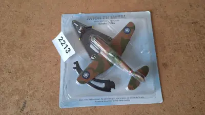 Modelvliegtuig Flying Tigers Curtiss P-40 - "Avion en Metal" Editie – kavel bij Goeiendeal