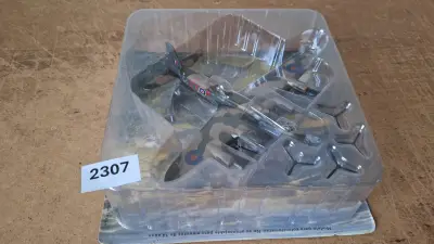 Miniatuurmodel Brits bommenwerpervliegtuig Avro Lancaster in blisterverpakking – kavel bij Goeiendeal