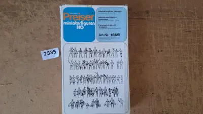 Preiser 16325, Spoorwegpersoneel en reizigers – kavel bij Goeiendeal