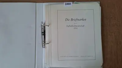 Postzegelalbum, Die Briefmarken für die Fußballweltmeisterschaft 1974 ringband met inhoud – kavel bij Goeiendeal