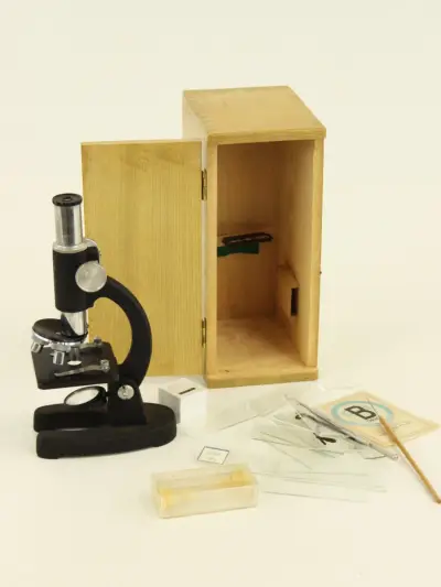 HOC Microscoop in Originele Houten Kist – Inclusief Diverse Accessoires – kavel bij De Kringwinkel, Antwerpen