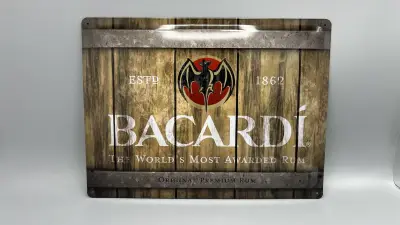 Metalen wandbord Nostalgic-Art Bacardí Rum vintage reliëfpaneel – kavel bij De Kringwinkel, Oostkamp