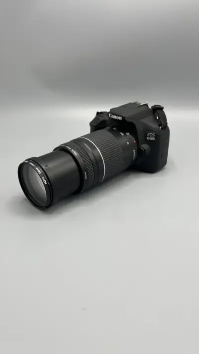 Spiegelreflexcamera Canon EOS 1300D set met twee lenzen statief en rugzak – kavel bij De Kringwinkel, Oostkamp