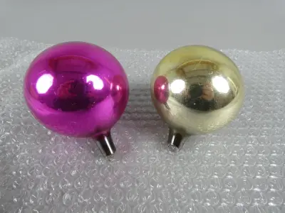2 grote Ajeko kerstballen – kavel bij De Kringwinkel, Diest