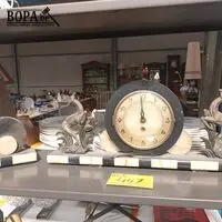 Art deco schouwklok met hert – kavel bij BOPA Auctions, Tielt