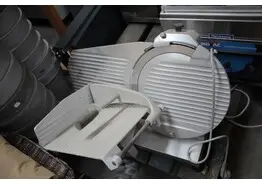 Snijmachine G330 – kavel bij Desvo Veilingen, Oudenburg Stad Oudenburg- Opruiming Stad