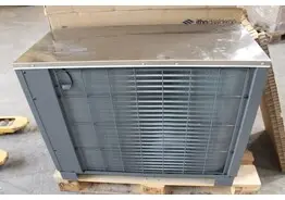 Itho daalderop buitenunit HP-S 95 – kavel bij Desvo Veilingen, Ruddervoorde Powertools- Solar - Bouwmac