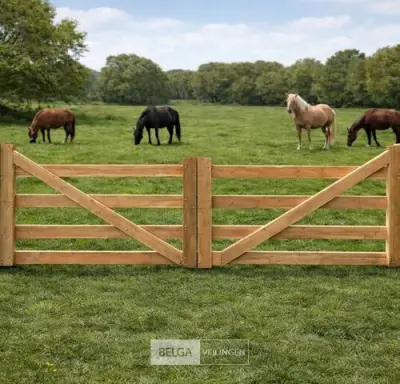 Landhekwerk poort, afm 400cm breed x 100/135 cm hoog – kavel bij Belga Veilingen, Lummen