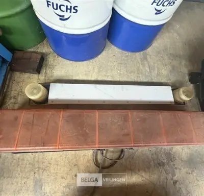 Lichtbalk voor bestelwagen (2x) – kavel bij Belga Veilingen, Zonhoven