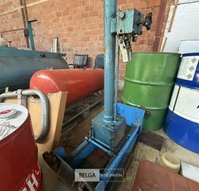 Tafel met piston – kavel bij Belga Veilingen, Zonhoven