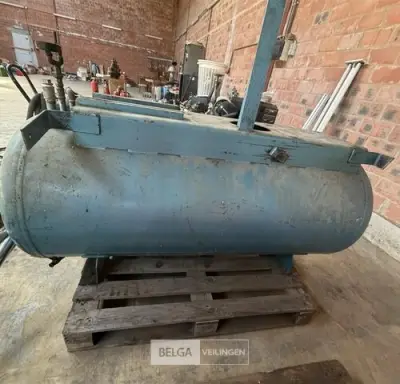 Liggende DeVilbiss persluchtopslagtank – kavel bij Belga Veilingen, Zonhoven