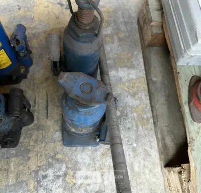 Hydraulische potkrikken (2x) – kavel bij Belga Veilingen, Zonhoven