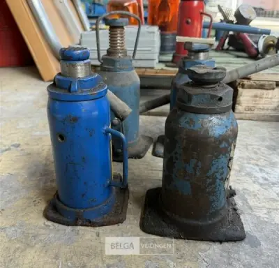Hydraulische potkrikken (2x) – kavel bij Belga Veilingen, Zonhoven
