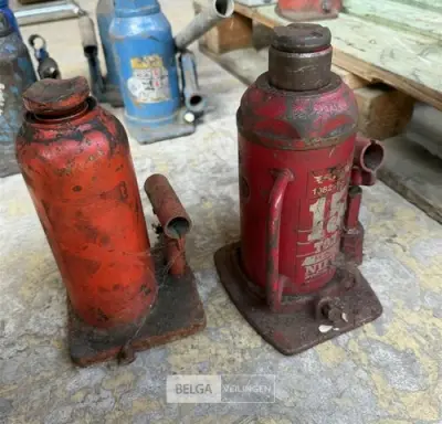 Hydraulische potkrikken (2x) – kavel bij Belga Veilingen, Zonhoven
