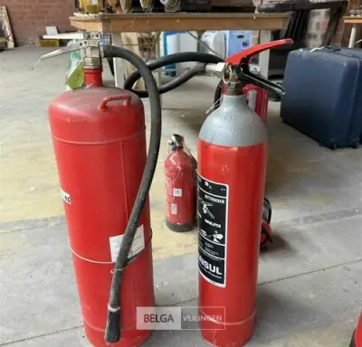 Brandblussers (2x) – kavel bij Belga Veilingen, Zonhoven