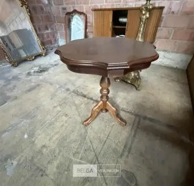Vintage houten bijzettafeltje – kavel bij Belga Veilingen, Zonhoven