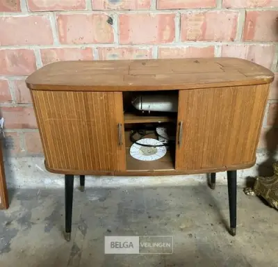 Vintage houten naaimachinekastje Vigorelli – kavel bij Belga Veilingen, Zonhoven
