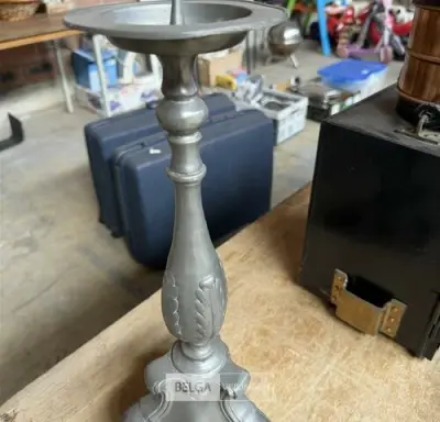 Vintage tinnen kandelaar – kavel bij Belga Veilingen, Zonhoven