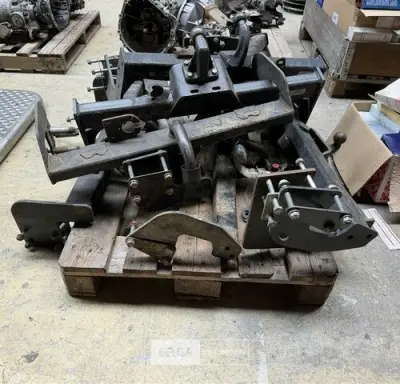 Pallet trekhaken Mercedes Sprinter (± 10x) – kavel bij Belga Veilingen, Zonhoven
