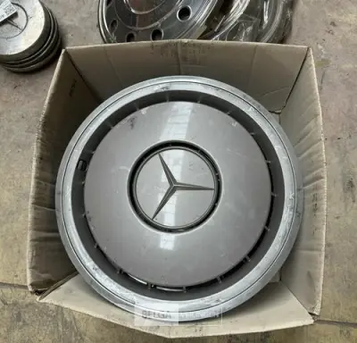 5x Sierdeksel Mercedes – kavel bij Belga Veilingen, Zonhoven