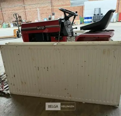 Paneelradiator L122 cm – kavel bij Belga Veilingen, Zonhoven