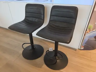 (2x) Barkrukken – kavel bij Auctim, Waterloo