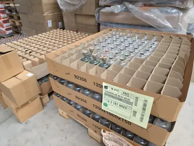 41 palletten Diverse verpakkingsmaterialen – kavel bij Auctim, Fexhe Le Haut Clocher