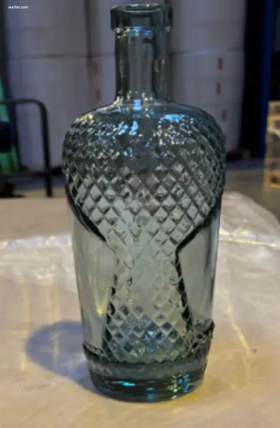 (10920x) Glazen flessen "Quilted" Saverglass – kavel bij Auctim, Fexhe Le Haut Clocher