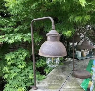 Retro buraulamp – kavel bij Belga Veilingen, Balen