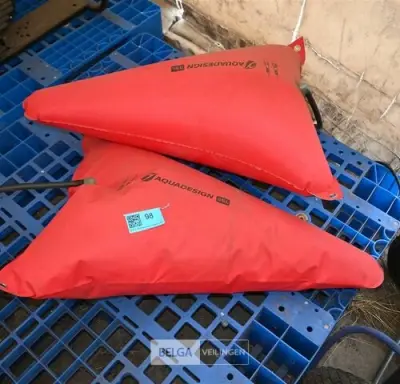 2 x luchtzak voor kajak – kavel bij Belga Veilingen, Retie