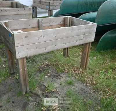 Houten kweekbak – kavel bij Belga Veilingen, Retie