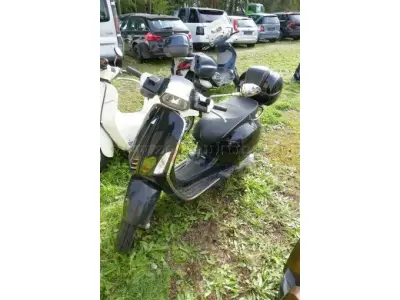 1 Moped Piaggio Vespa Sprint / Bastlerfahrzeug – kavel bij Zoll-Auktion, Wandlitz