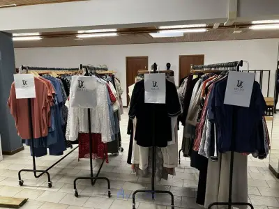 Partij dameskleding diverse merken – kavel bij VH Auctions