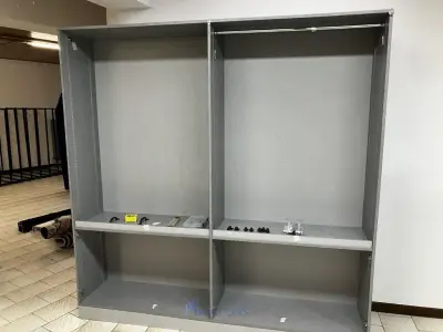 Partij wandkledingkasten – kavel bij VH Auctions