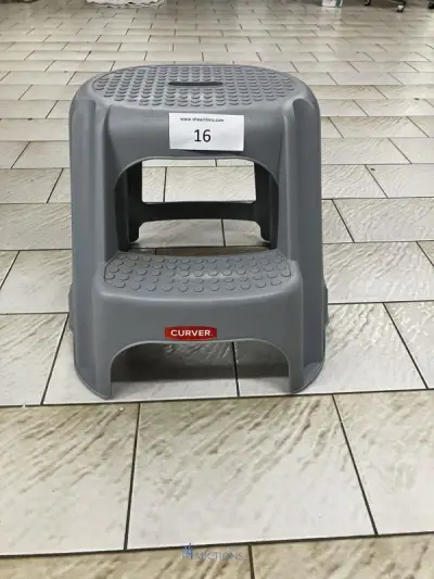 Opstap CURVER – kavel bij VH Auctions